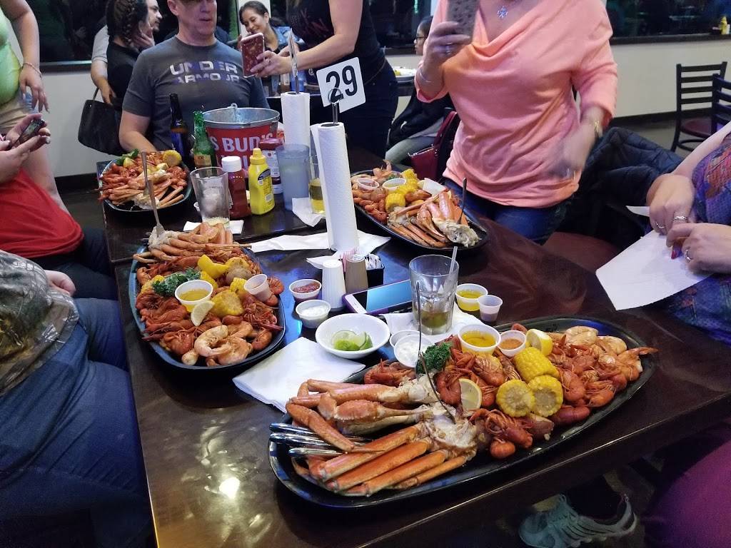 Wolfies Restaurant | restaurant | 14954 Old Hwy 105 W, Montgomery, TX 77356, USA | 9365888200 OR +1 936-588-8200