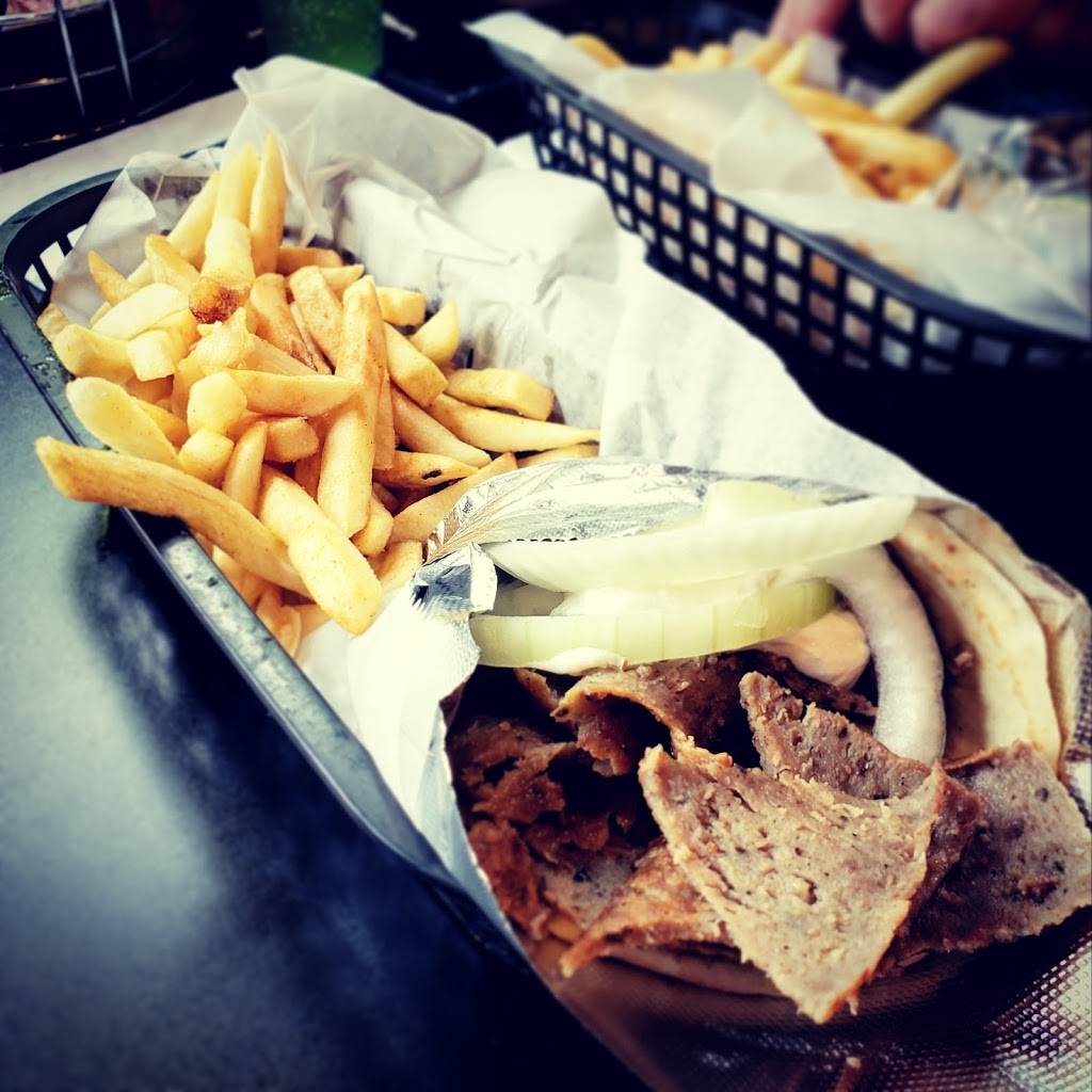 Chicago Gyros and Dogs | restaurant | 201 W McMillan St, Cincinnati, OH 45219, USA | 5136213828 OR +1 513-621-3828