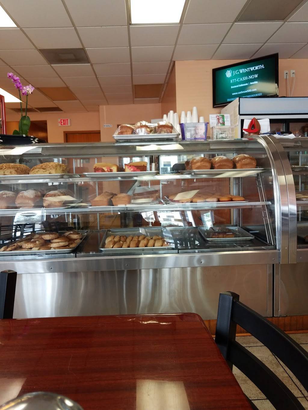 Jennis Panaderia Salvadoreña | restaurant | 204 Washington Ave, Homestead, FL 33030, USA | 7863399891 OR +1 786-339-9891