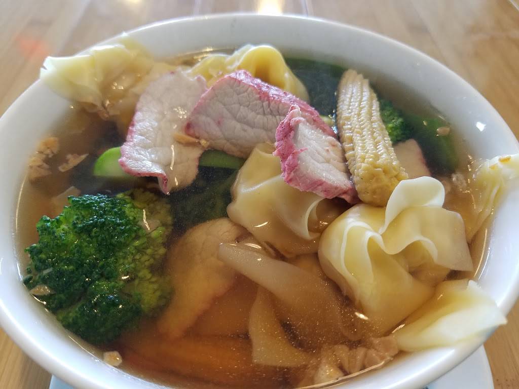 Lucky Thai | restaurant | 593 Main St, Gorham, ME 04038, USA | 2078396999 OR +1 207-839-6999