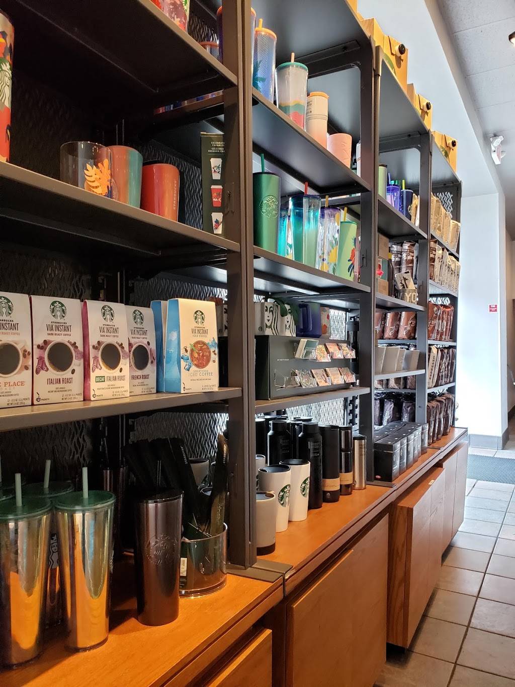 Starbucks | cafe | 2458 Central Park Ave, Yonkers, NY 10710, USA | 9143370139 OR +1 914-337-0139