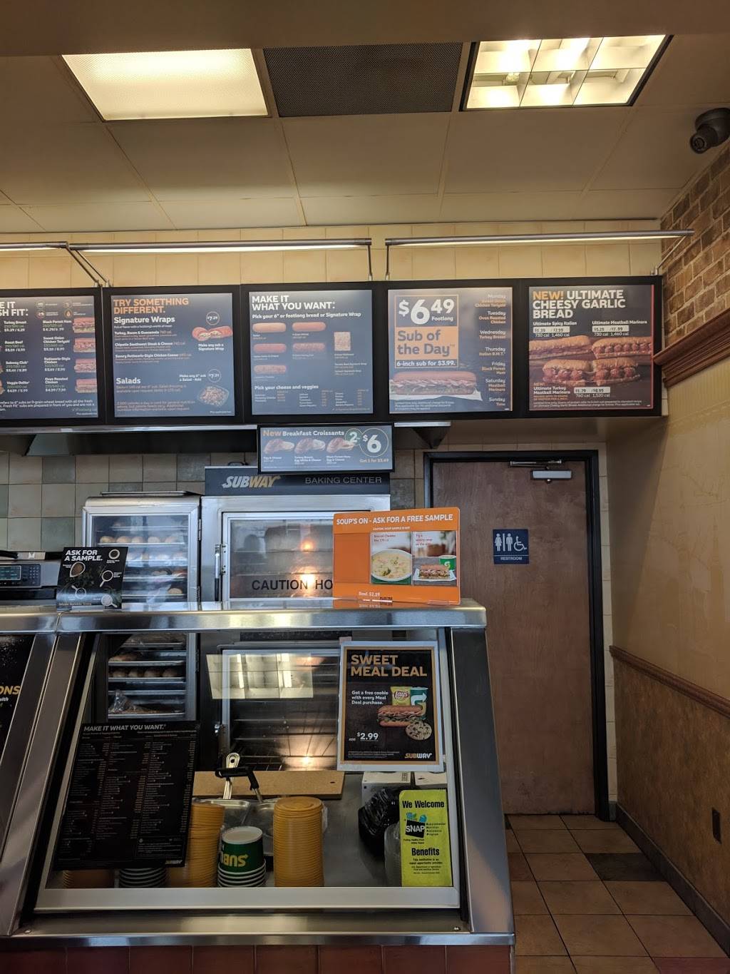 Subway | restaurant | 805 East Avenue K, Unit 107, Challenger Center S/C, Lancaster, CA 93535, USA | 6619493777 OR +1 661-949-3777