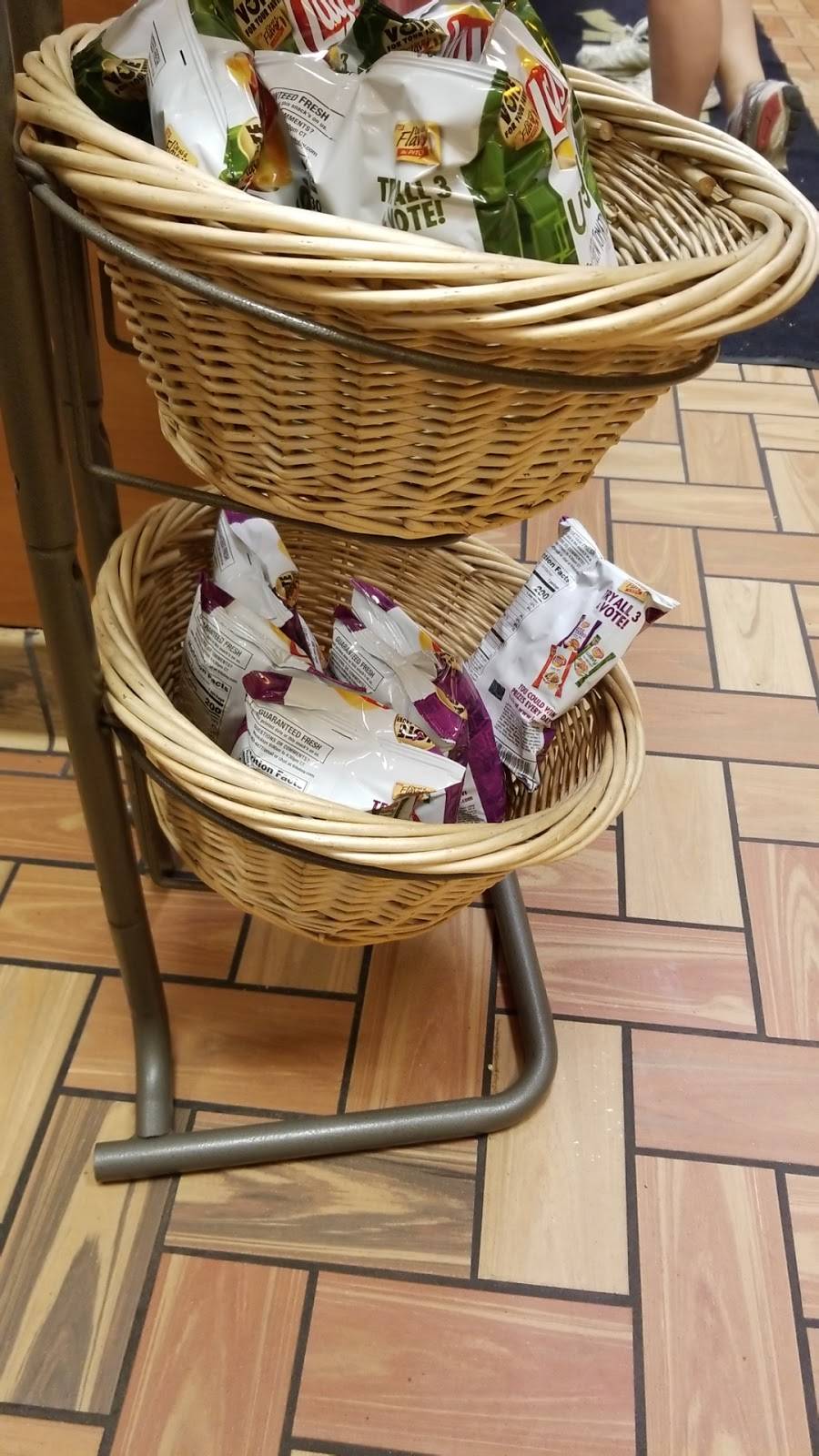 Subway Restaurants | restaurant | 109 McKinsey Dr, Maquoketa, IA 52060, USA | 5636522490 OR +1 563-652-2490