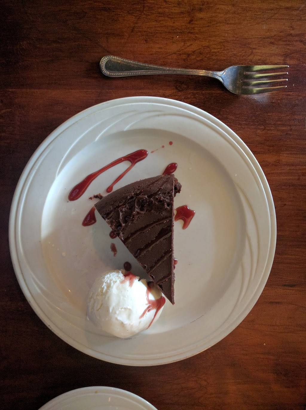 Duckworths Bistrot | restaurant | 197 E Main St, Gloucester, MA 01930, USA | 9782824426 OR +1 978-282-4426