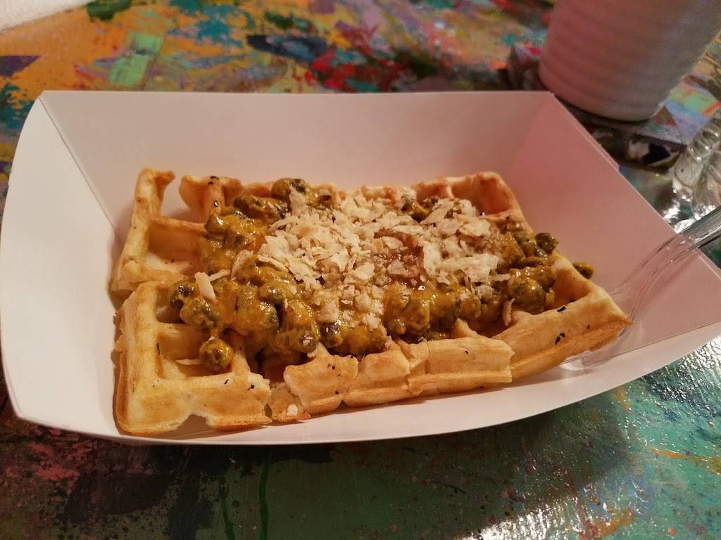 Happy Apple Cafe | restaurant | 5536 Troost Ave, Kansas City, MO 64110, USA | 8166058611 OR +1 816-605-8611