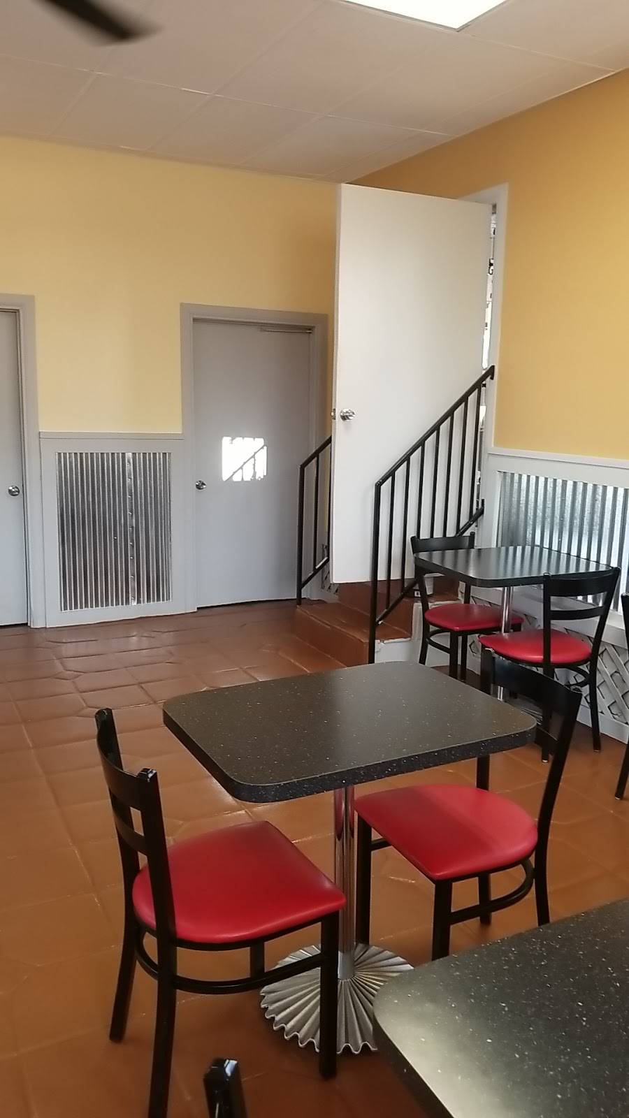 Taste of Chicago Grill | restaurant | 4211 Market St, San Diego, CA 92102, USA | 6192620964 OR +1 619-262-0964