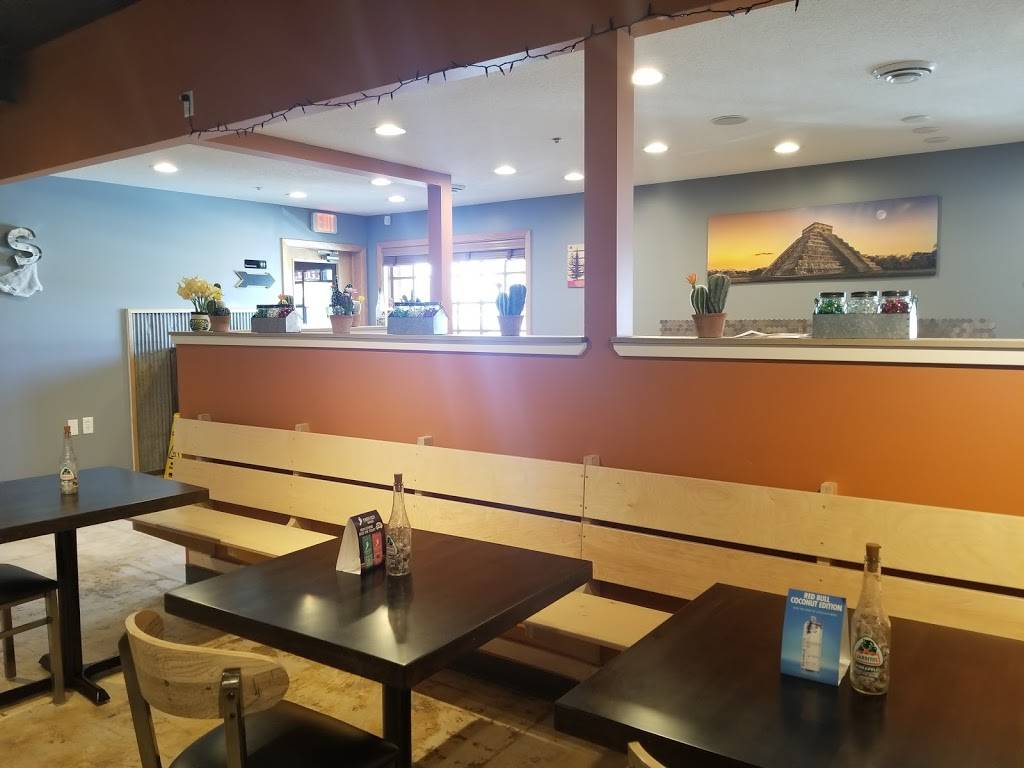 Red Luna Taco Factory | restaurant | 5960 US-61, White Bear Lake, MN 55110, USA | 6517887136 OR +1 651-788-7136