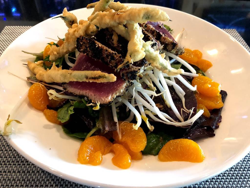 Off The Hook | restaurant | 908 Warrendale Village Dr, Warrendale, PA 15086, USA | 7247192877 OR +1 724-719-2877