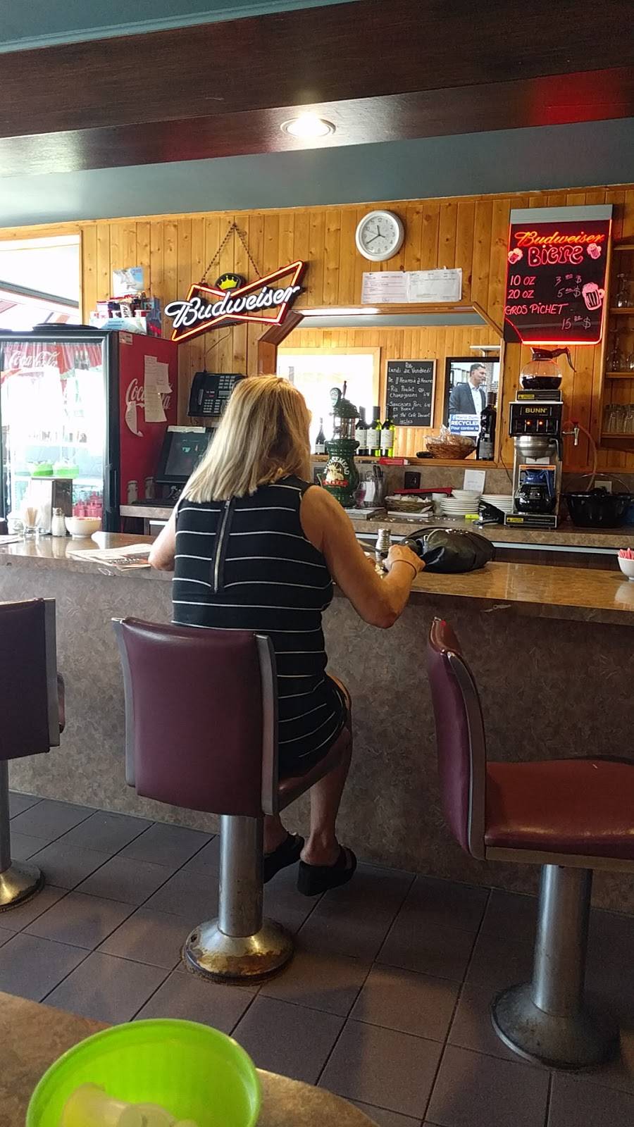 Pizzeria Mont-Carmel | restaurant | 3333 QC-157, Notre-Dame-du-Mont-Carmel, QC G0X 3J0, Canada | 8193786666 OR +1 819-378-6666