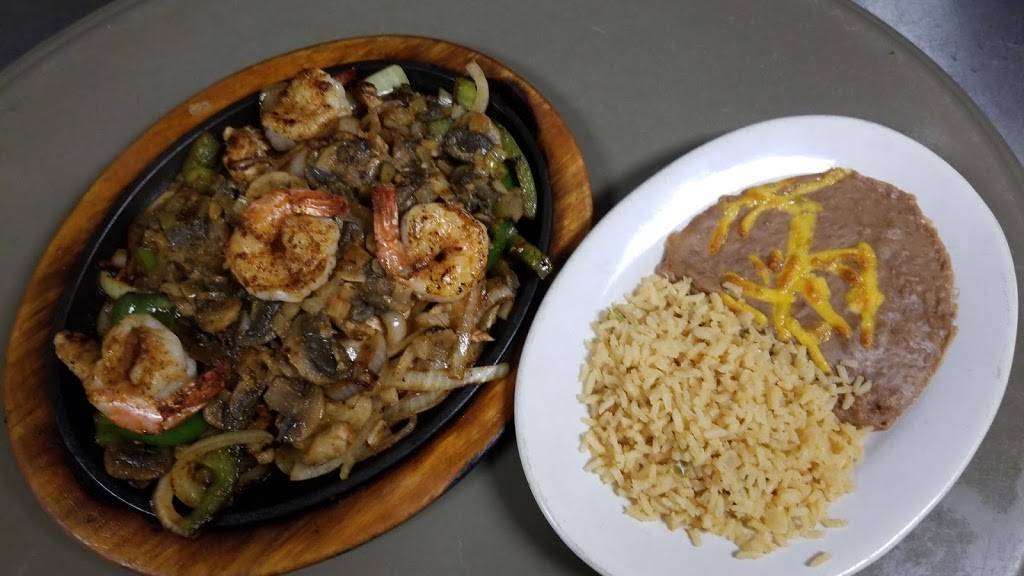 Los Pinos Mexican Restaurant | restaurant | 121 E Main St, Royse City, TX 75189, USA | 9726359010 OR +1 972-635-9010