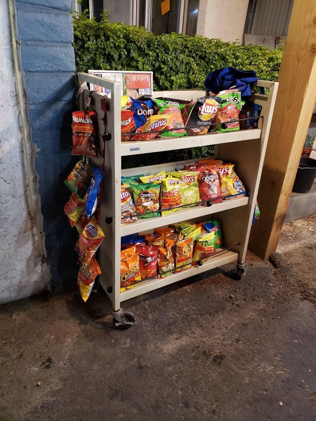 Blazing Desert Dogs | restaurant | 1441 E Broadway Rd, Mesa, AZ 85204, USA | 6238105452 OR +1 623-810-5452