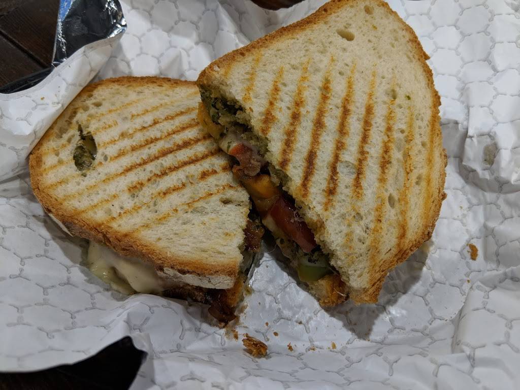 The Eating Hub Inc | restaurant | 404 N Lake St, Mundelein, IL 60060, USA | 2248644934 OR +1 224-864-4934