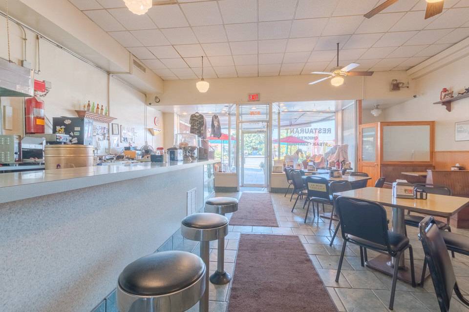 Tom & Rays Family Restaurant | restaurant | 9805 Main St Suite 206, Damascus, MD 20872, USA | 2405093300 OR +1 240-509-3300