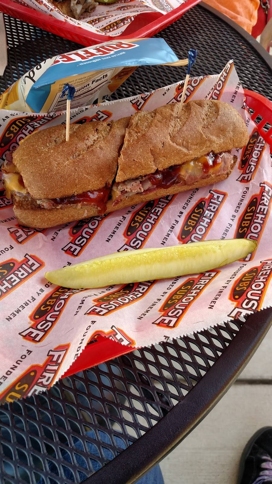 Firehouse Subs | meal delivery | 4616, 1649 Clarkson Rd, Chesterfield, MO 63017, USA | 6365360700 OR +1 636-536-0700