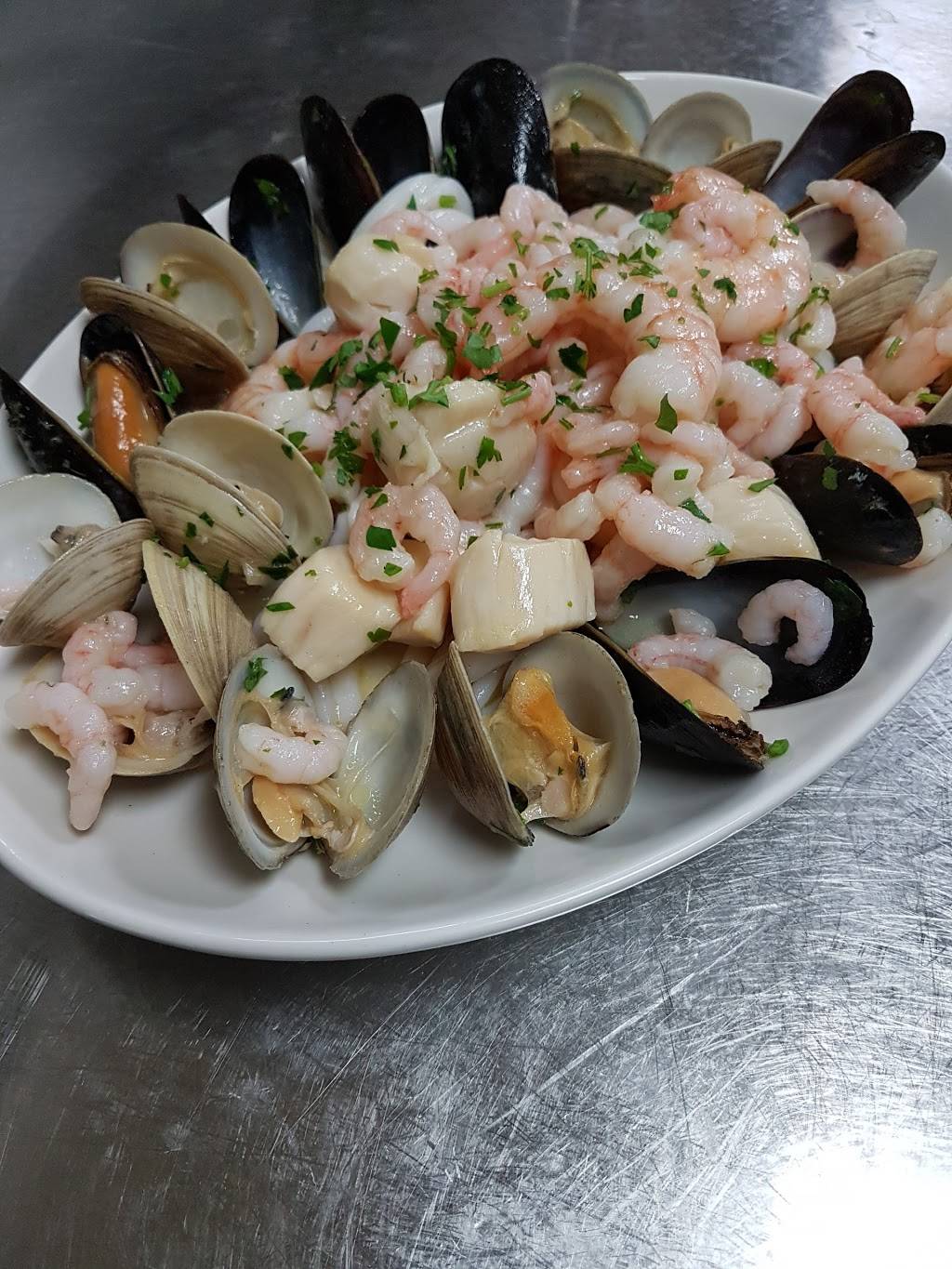 Restaurant Le Pirate De Laval | restaurant | 802 Boulevard des Laurentides, Laval, QC H7G 2V9, Canada | 4506680780 OR +1 450-668-0780