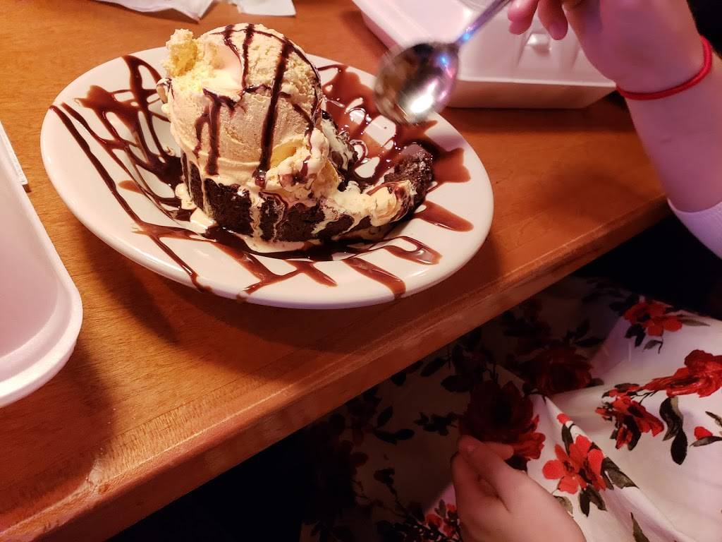 Texas Roadhouse | restaurant | 29485 John R Rd, Madison Heights, MI 48071, USA | 2485456609 OR +1 248-545-6609