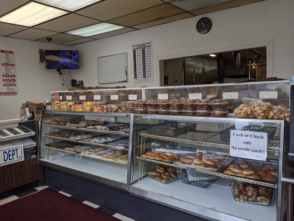 New York Bagel & Bialy Corporation | restaurant | 3556 1/2 Dempster Street, Skokie, IL 60076, USA | 8476739388 OR +1 847-673-9388