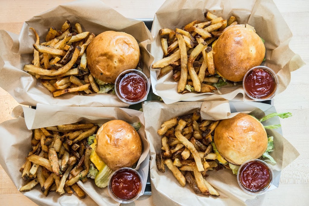 Skillet Counter - Seattle Center | restaurant | 305 Harrison St, Seattle, WA 98109, USA | 2064286311 OR +1 206-428-6311