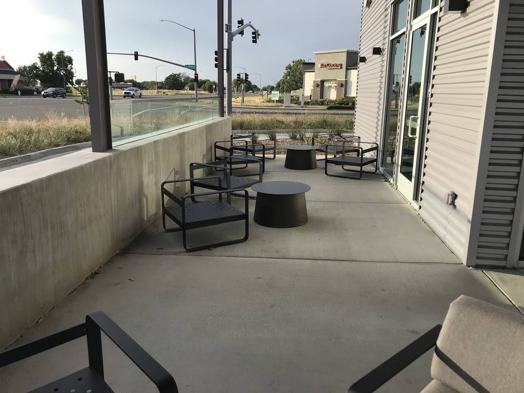 Starbucks | cafe | 2590 N 1st St, Dixon, CA 95620, USA | 7074108450 OR +1 707-410-8450