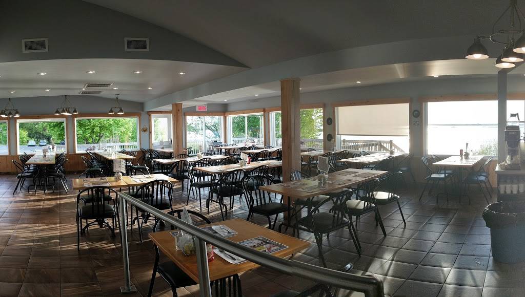 Restaurant Au Gueuleton | restaurant | 4320 QC-132, Contrecoeur, QC J0L 1C0, Canada | 4505875686 OR +1 450-587-5686