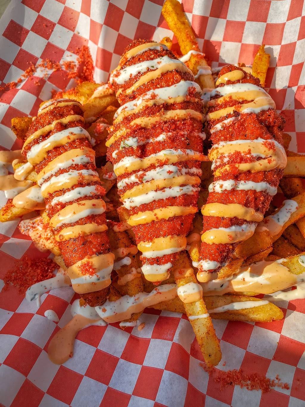 Cluckin Bun | restaurant | 1100 W Florence Ave #D, Inglewood, CA 90301, USA | 4242235037 OR +1 424-223-5037