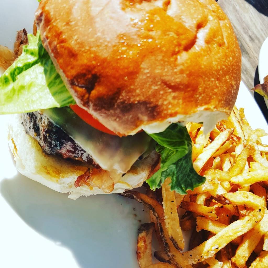 Poes Tavern - Sullivans Island | restaurant | 2210 Middle St, Sullivans Island, SC 29482, USA | 8438830083 OR +1 843-883-0083