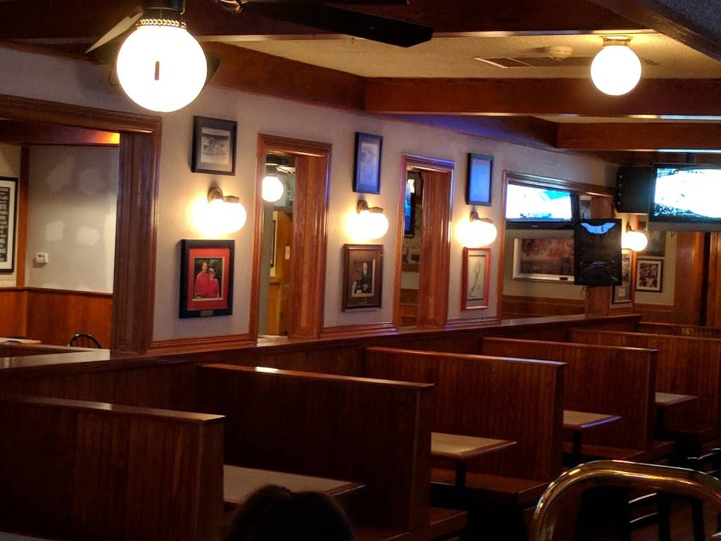 Varsity Club Restaurant & Bar | restaurant | 278 W Lane Ave, Columbus, OH 43201, USA | 6142996269 OR +1 614-299-6269