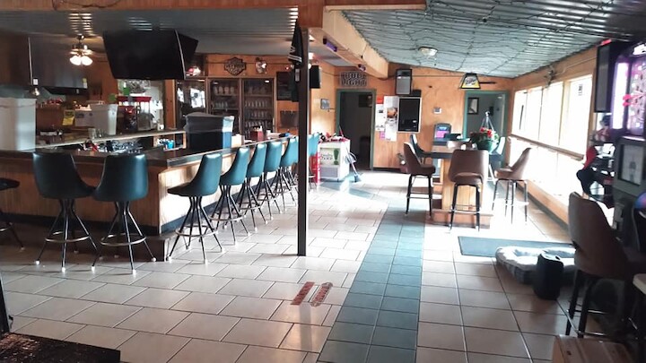 Oconto River Rafting and Tubing LLC & Pulcifer Pub | restaurant | W2319 WI-22, Gillett, WI 54124, USA | 7157456789 OR +1 715-745-6789