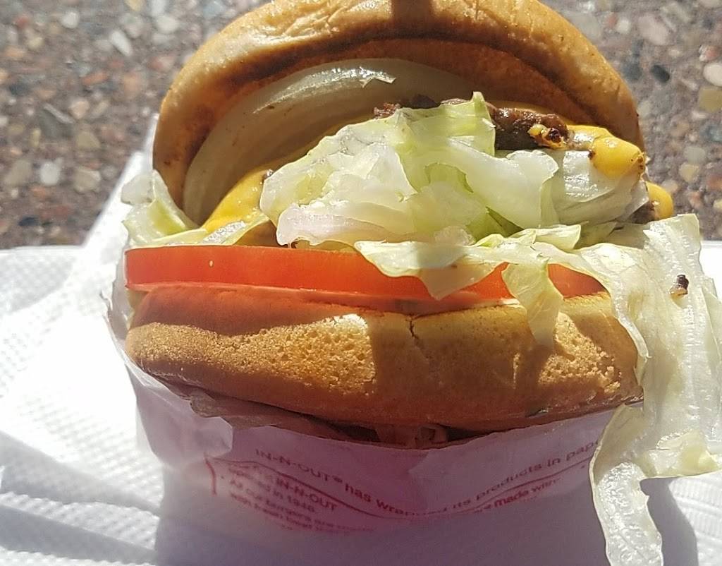 In-N-Out Burger | restaurant | 324 S Azusa Ave, Azusa, CA 91702, USA | 8007861000 OR +1 800-786-1000