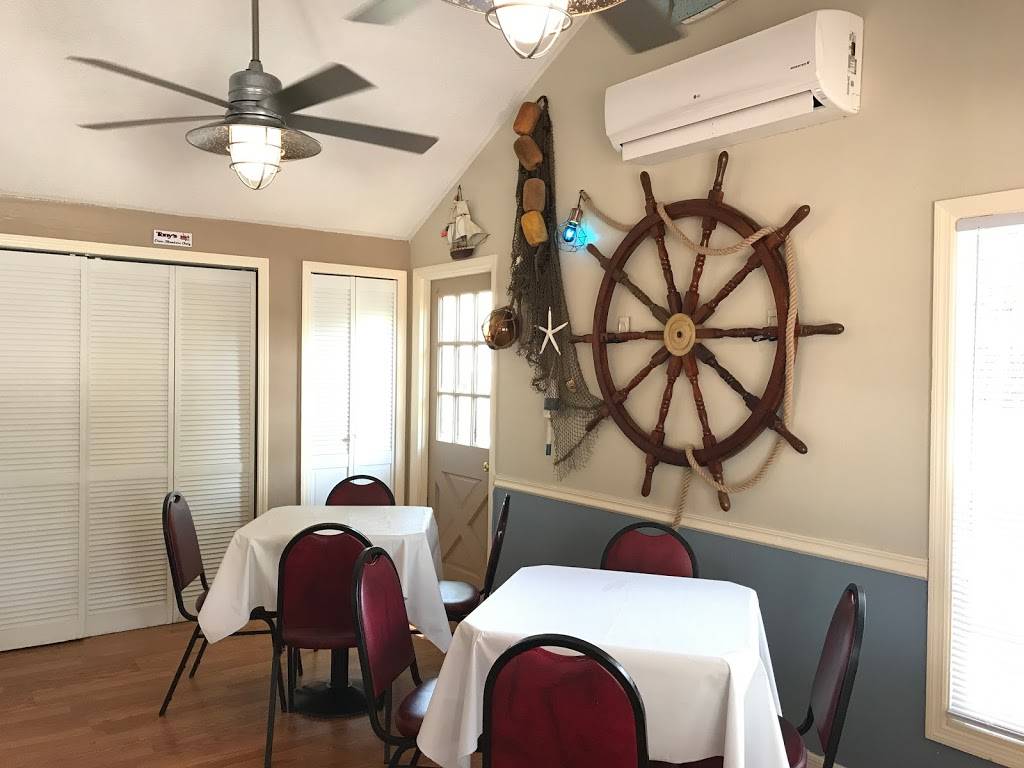 Tonys Clam Chowder Seafood Restaurant | restaurant | 622 N Donnelly St, Mt Dora, FL 32757, USA | 3527292834 OR +1 352-729-2834