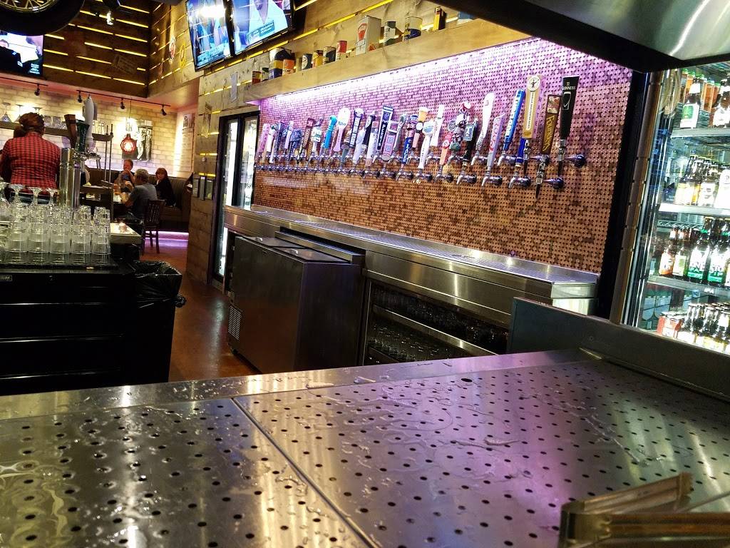 Fords Garage | restaurant | 21367 Michigan Ave, Dearborn, MI 48124, USA | 3137523673 OR +1 313-752-3673