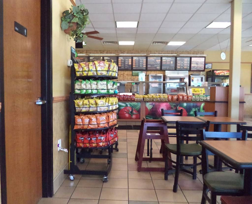 Subway | restaurant | 1404 N Walnut St, Colfax, IA 50054, USA | 5156740250 OR +1 515-674-0250