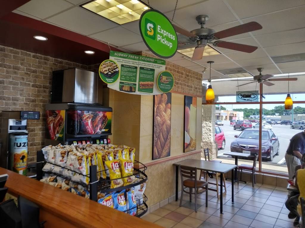 Subway | restaurant | 425 E Belt Blvd, Richmond, VA 23224, USA | 8042312020 OR +1 804-231-2020