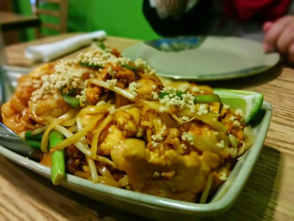 Yummy Yummy Asian Cuisine | meal delivery | 2901 N Broadway, Chicago, IL 60657, USA | 7735256677 OR +1 773-525-6677