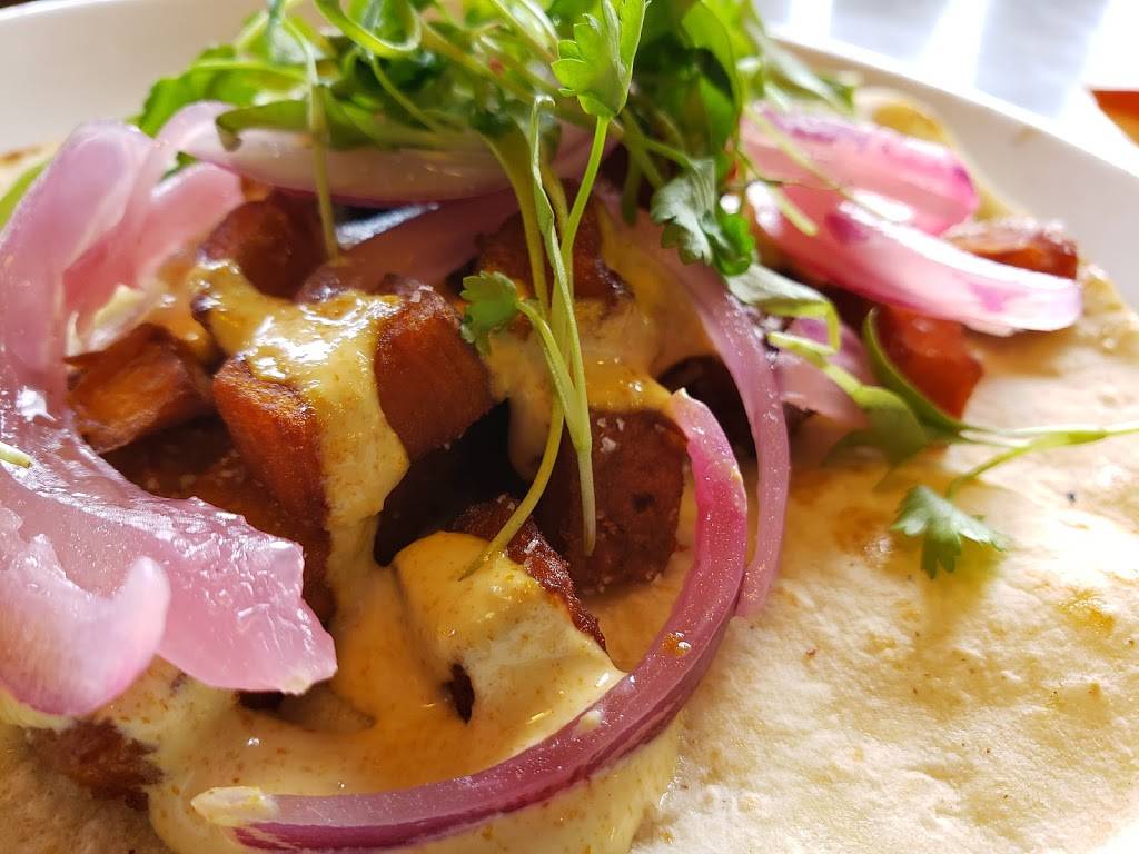 Strongwater Food and Spirits | restaurant | 401 W Town St, Columbus, OH 43215, USA | 6149283170 OR +1 614-928-3170