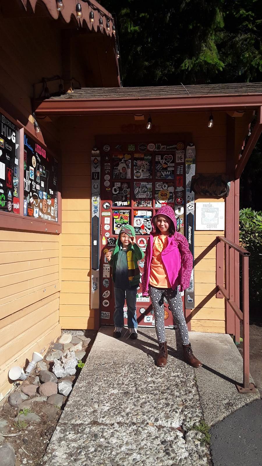 Wraptitude Gourmet Wraps, Burgers & Beers | restaurant | 67441 E Sunset Hwy, Welches, OR 97067, USA | 5036220893 OR +1 503-622-0893