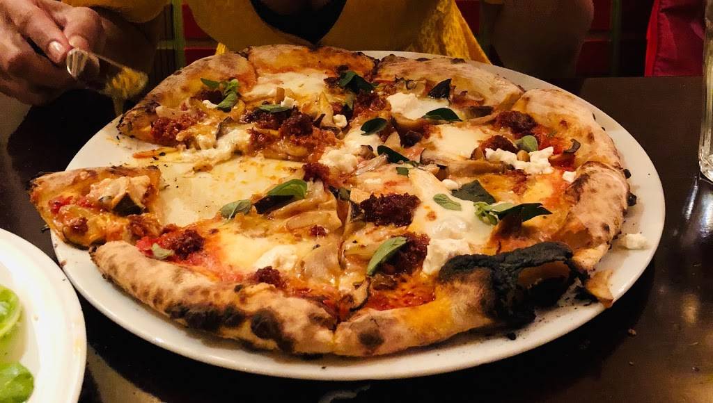 Cantinetta Luca | restaurant | Ocean Ave & Dolores St, Carmel-By-The-Sea, CA 93921, USA | 8316256500 OR +1 831-625-6500