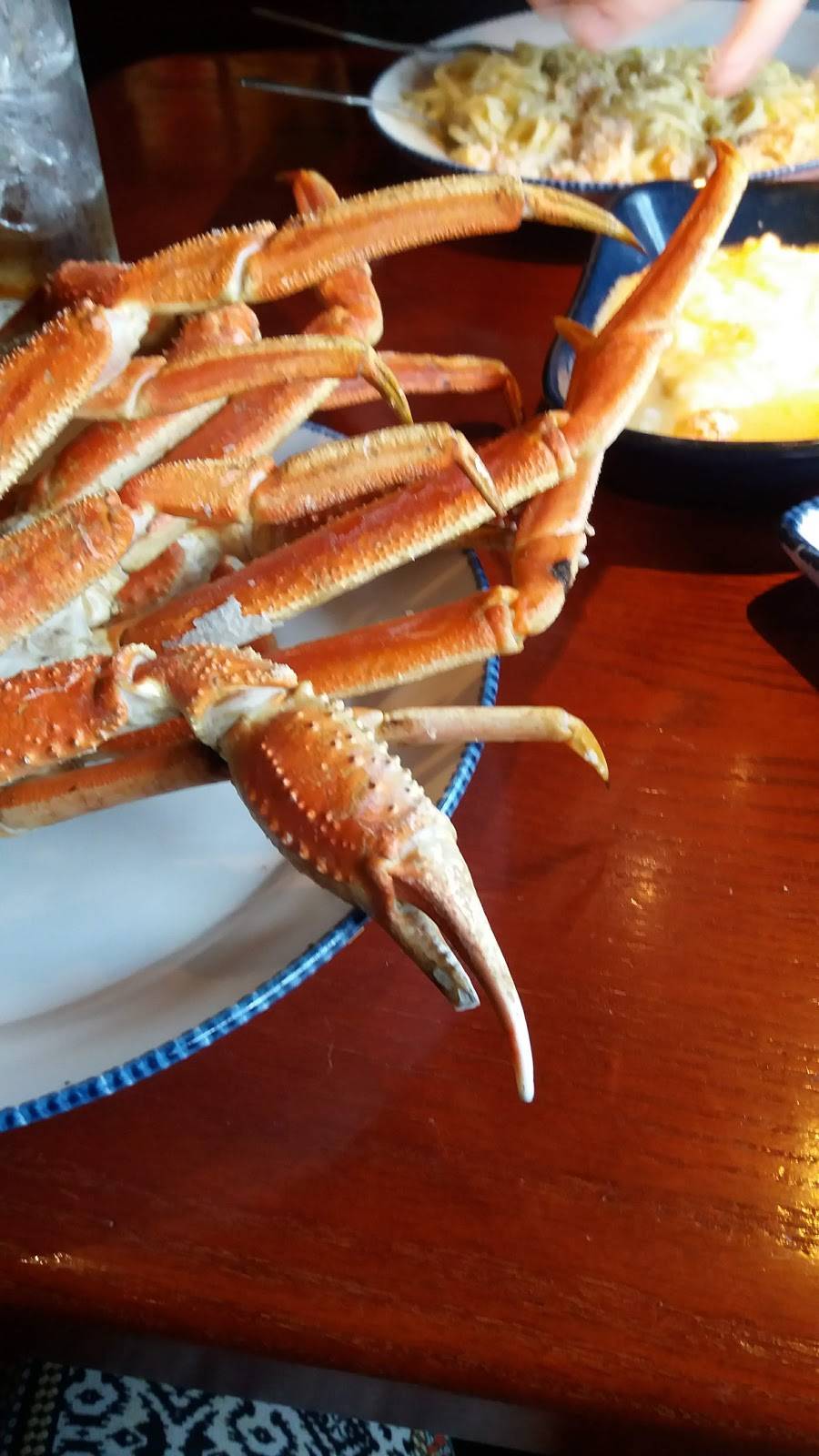 Red Lobster | restaurant | 1752 Shadeland Ave, Indianapolis, IN 46219, USA | 3173521679 OR +1 317-352-1679