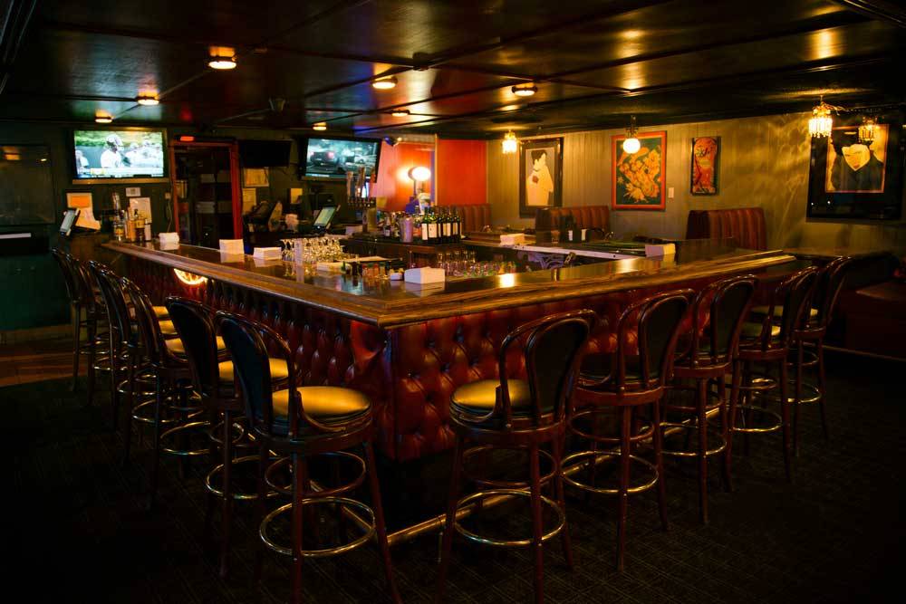 Martys On Newport | restaurant | 14401 Newport Ave, Tustin, CA 92780, USA | 7145441995 OR +1 714-544-1995