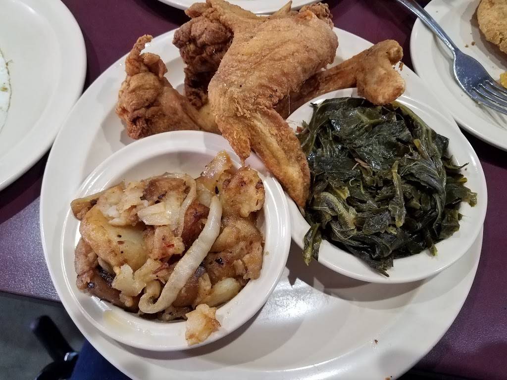 Maxines Chicken & Waffles | restaurant | 132 N East St, Indianapolis, IN 46204, USA | 3174233300 OR +1 317-423-3300