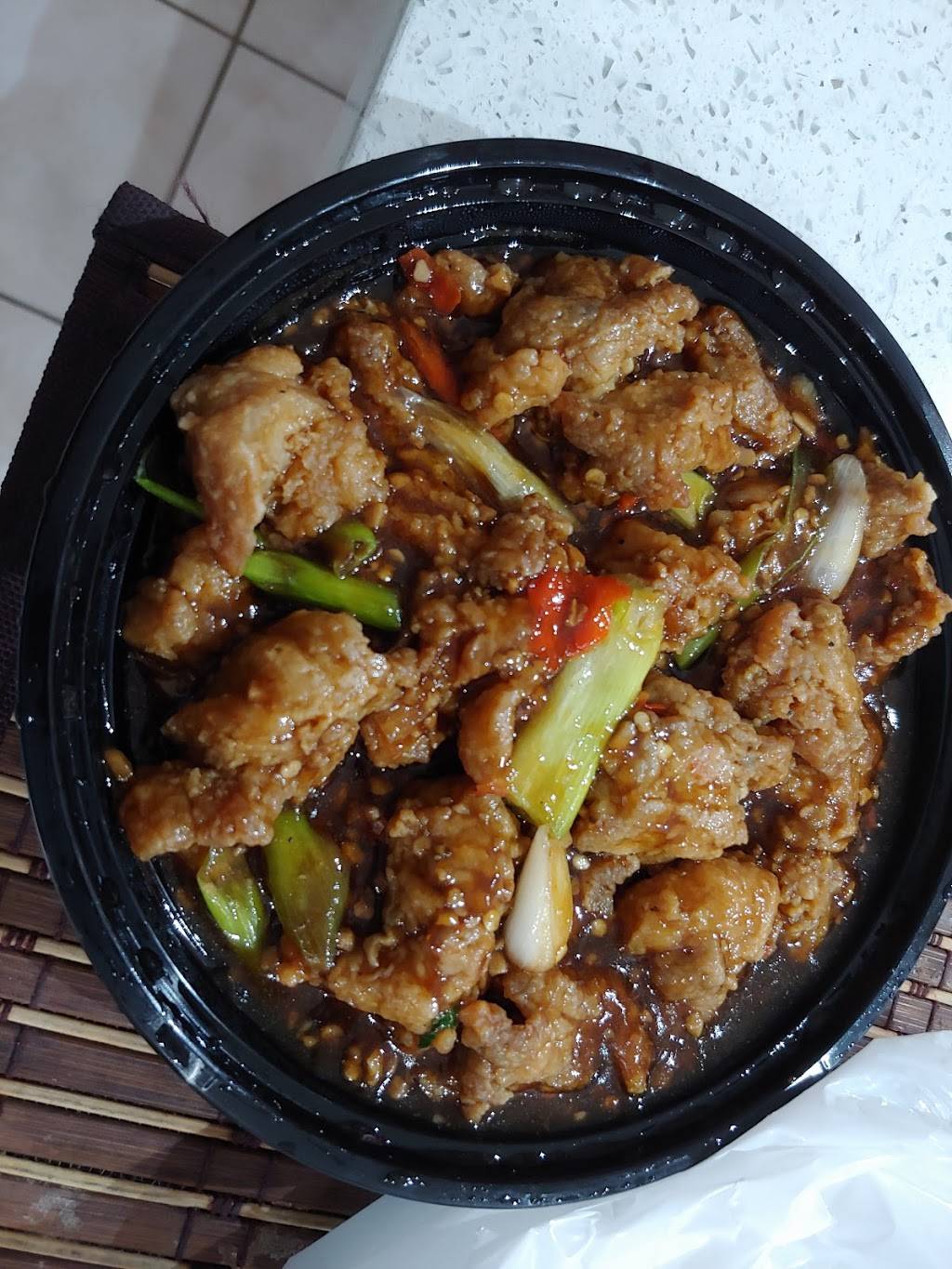 Asian Wok n Roll | restaurant | 2909 Derry Rd E, Mississauga, ON L4T 1A6, Canada | 9056718997 OR +1 905-671-8997