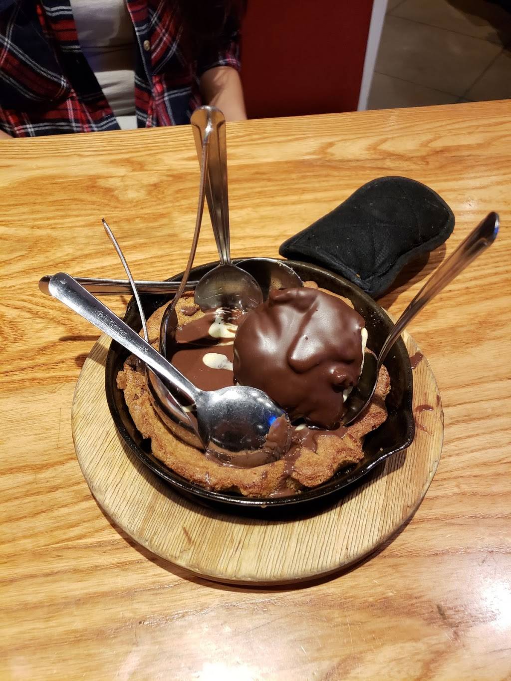 Chilis Grill & Bar | meal takeaway | 1411 W Katella Ave, Orange, CA 92867, USA | 7147714071 OR +1 714-771-4071