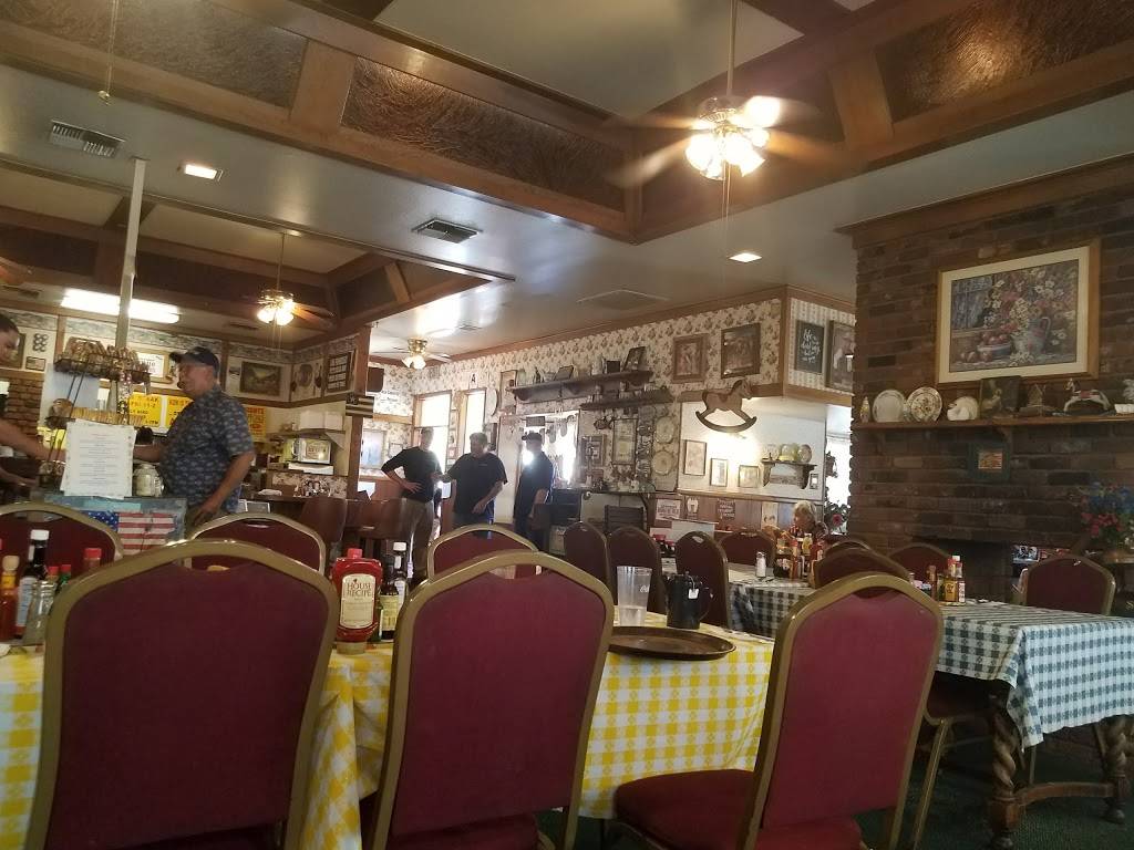 Grammas Country Kitchen | restaurant | 2868 W Ramsey St, Banning, CA 92220, USA | 9518498385 OR +1 951-849-8385