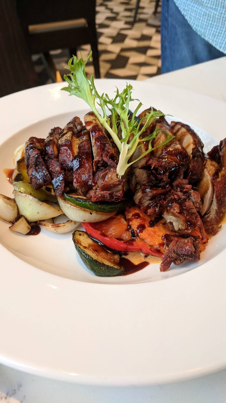 Current Kitchen & Cocktails | restaurant | 7815 US-80, Savannah, GA 31410, USA | 9128982221 OR +1 912-898-2221