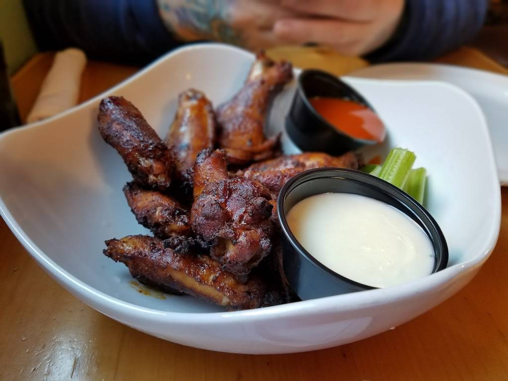 Big Woods Pizza Co | restaurant | 44 N Van Buren St, Nashville, IN 47448, USA | 8129886004 OR +1 812-988-6004