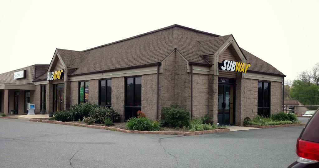 Subway Restaurants | restaurant | 100 Love Rd, Reading, PA 19607, USA | 6108989299 OR +1 610-898-9299