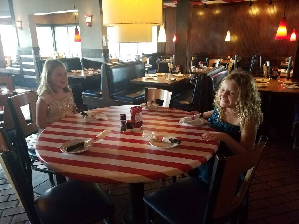 TGI Fridays | restaurant | 4423 W Wendover Ave, Greensboro, NC 27407, USA | 3362943707 OR +1 336-294-3707