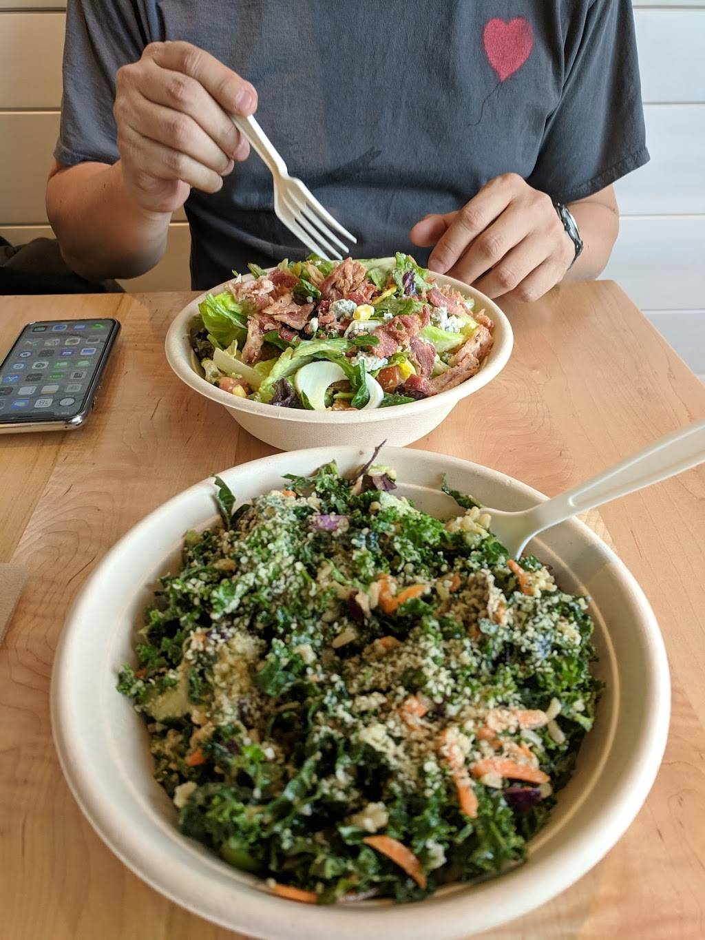 Freshii | restaurant | 3200 Rue King Ouest A-120, Sherbrooke, QC J1L 1C9, Canada | 8197420269 OR +1 819-742-0269