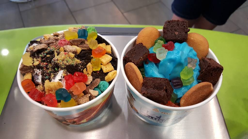 Menchies Frozen Yogurt | bakery | 1201 Truman St Ste F, San Fernando, CA 91340, USA | 8183656599 OR +1 818-365-6599