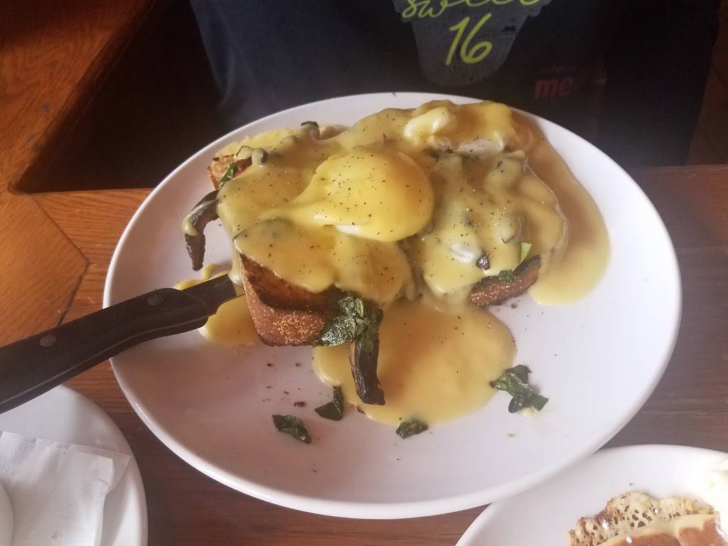 Gilhooleys Grande Saloon Inc | restaurant | 3901 W 103rd St, Chicago, IL 60655, USA | 7732332200 OR +1 773-233-2200